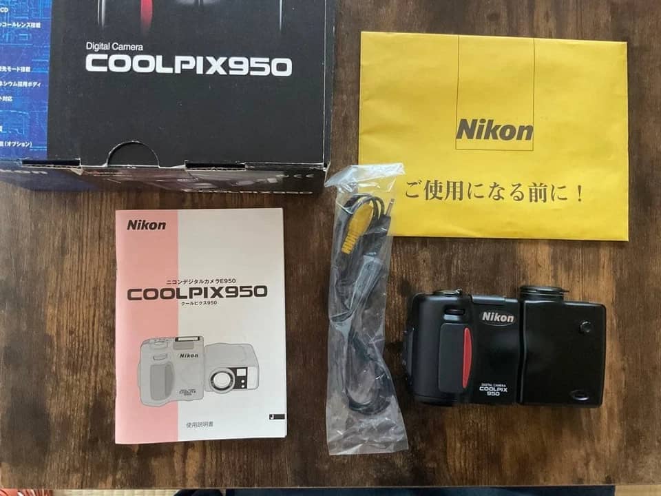 Nikon COOLPIX 950 Digital Cameras Black Used - Good Body Only