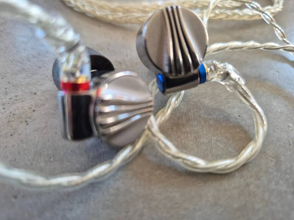 FiiO FD5 Headphones & Earbuds Silver New