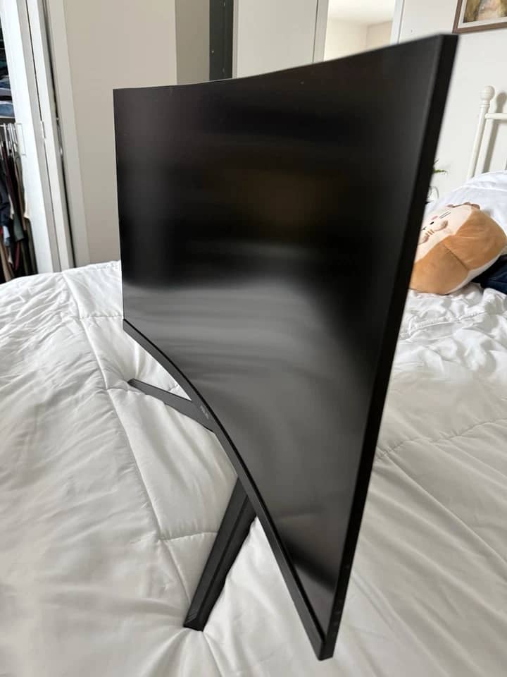 ASUS VG32VQ1B Monitors