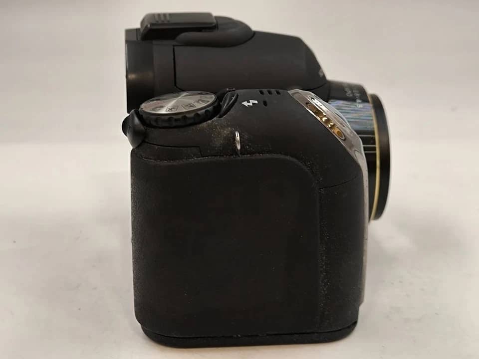 Minolta DiMAGE Z6 Digital Cameras