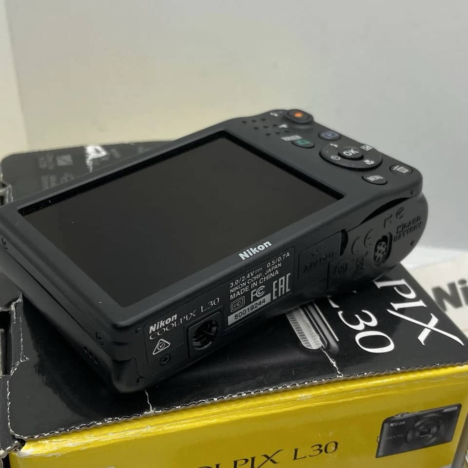 Nikon COOLPIX L30 Digital Cameras Silver Used - Good Body Only