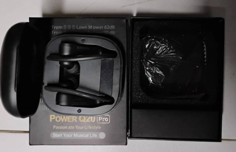 Beats Life Q20 Headphones & Earbuds 