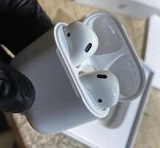 Apple AirPods Headphones & Earbuds White New