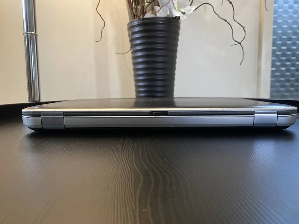 Dell Inspiron 7720 Computers