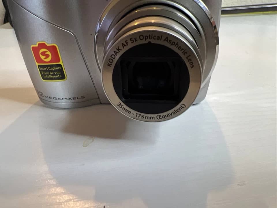 Kodak c190 Digital Cameras Blue New Body Only