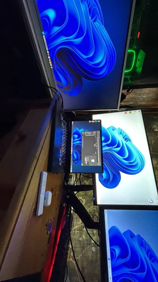 LG 32UN880K Monitors