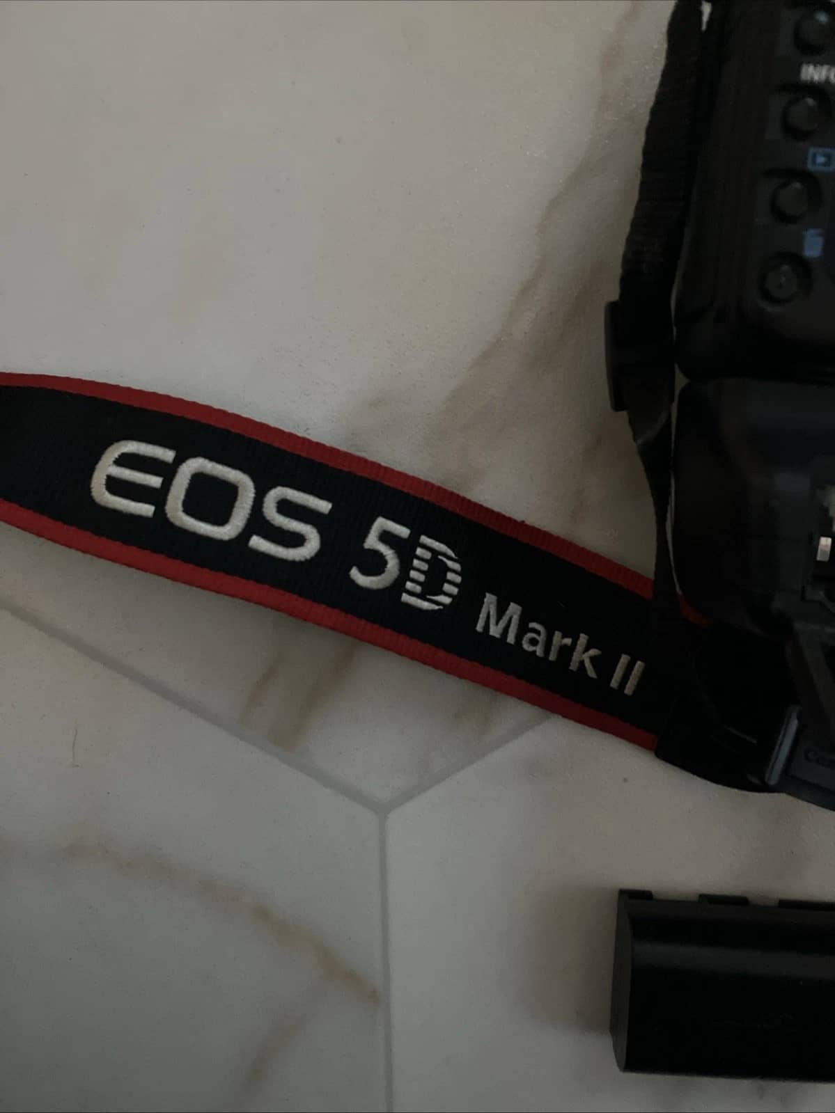 Canon 5D Mark II Digital Cameras Black Used - Good