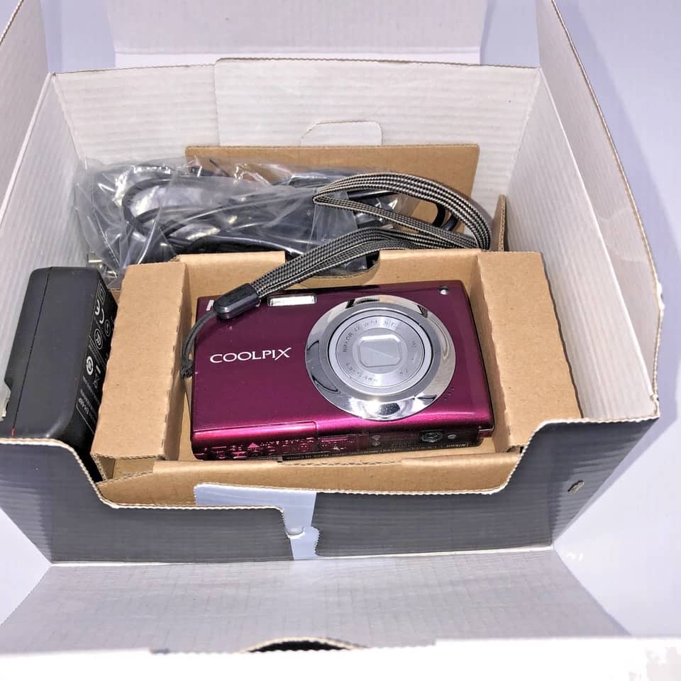Nikon COOLPIX S4000 Digital Cameras Black New Body Only