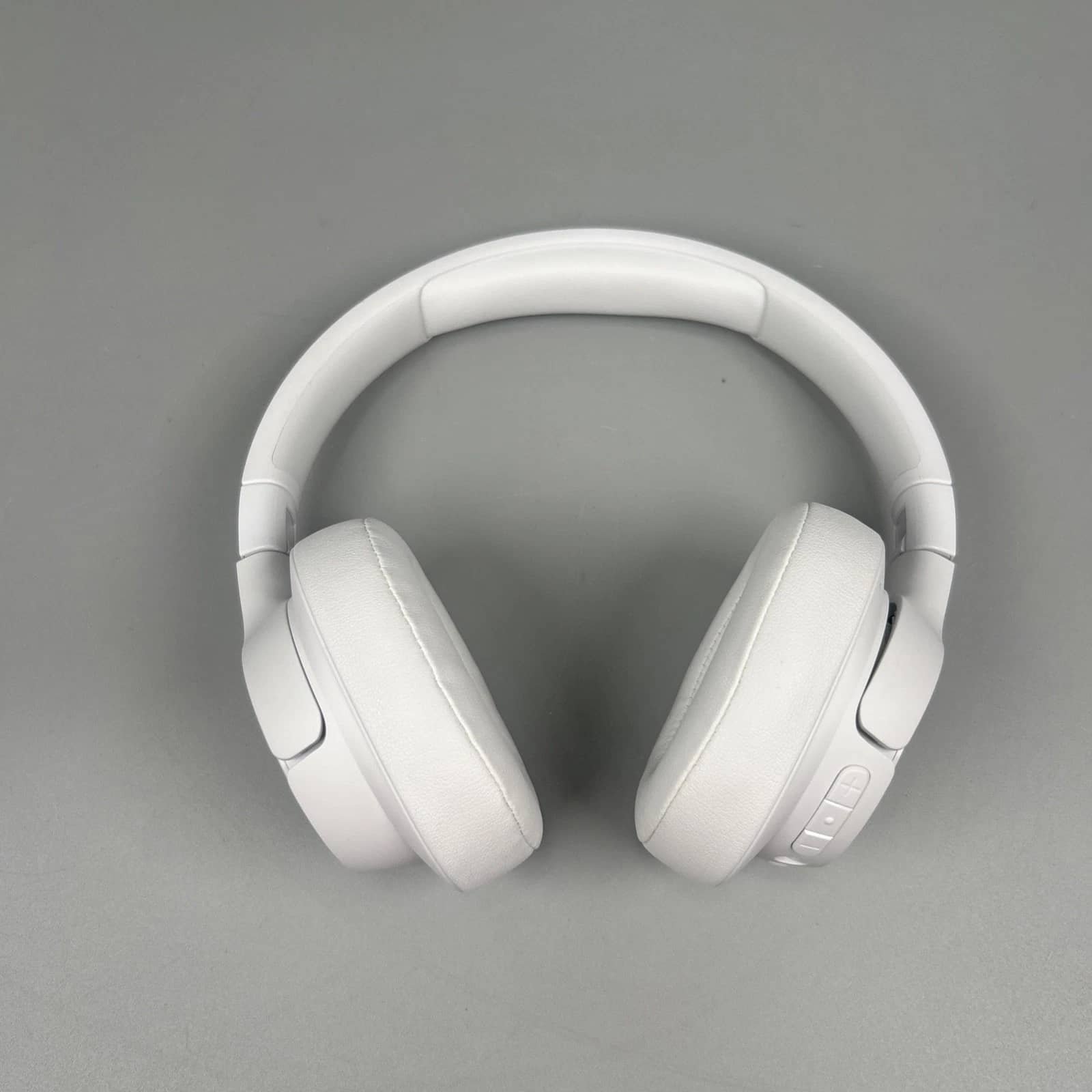 JBL Tune 720BT Headphones & Earbuds Black New