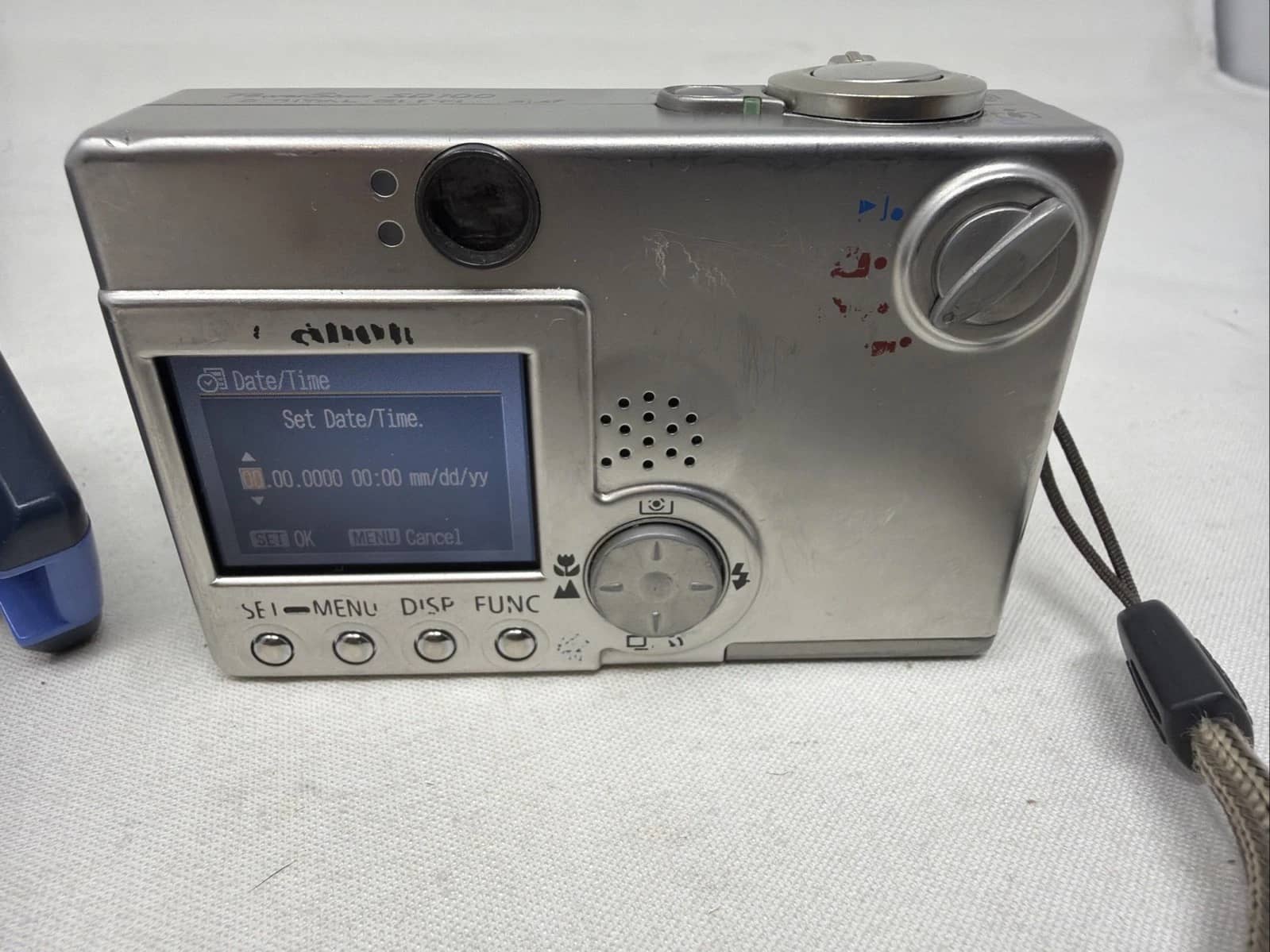 Canon PowerShot SD100 Digital Cameras Silver For parts or not working Body Only