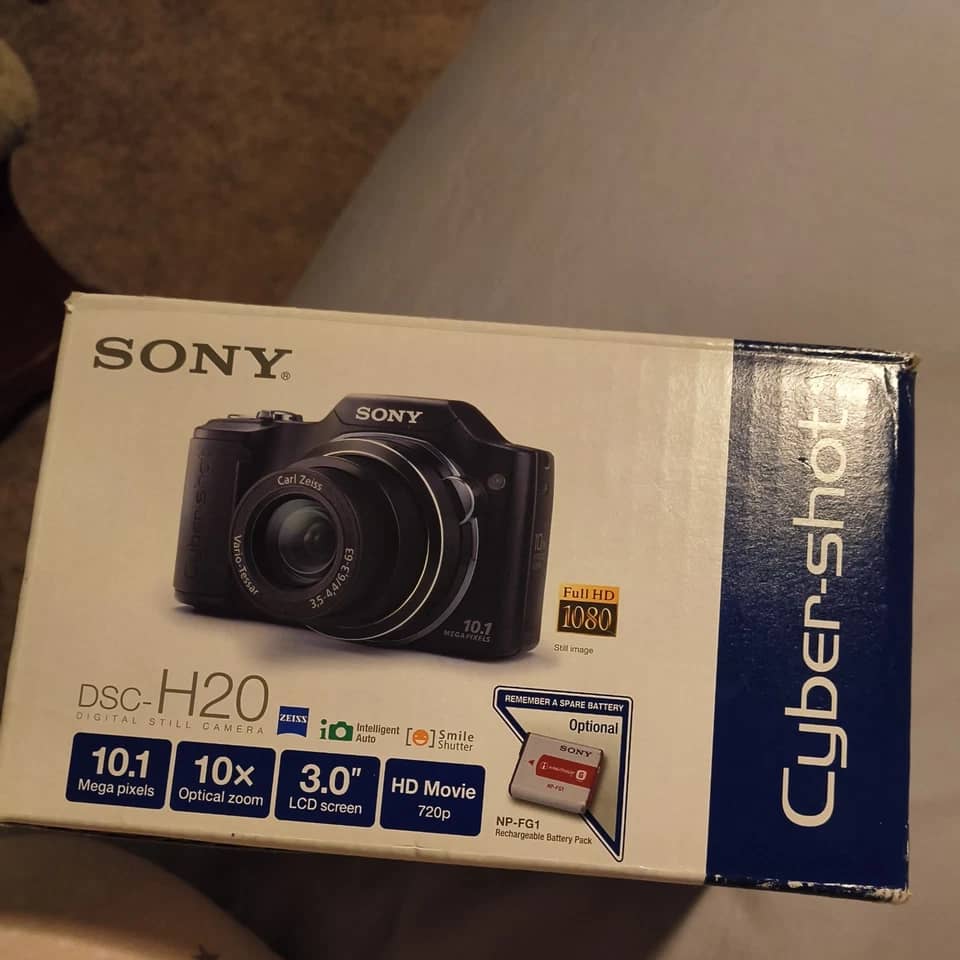 Sony Cyber-shot DSC-H20 Digital Cameras Black New Body Only