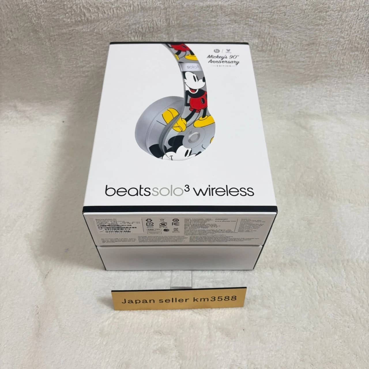 Beats Solo 3 Wireless On-Ear Headphones & Earbuds Silver New