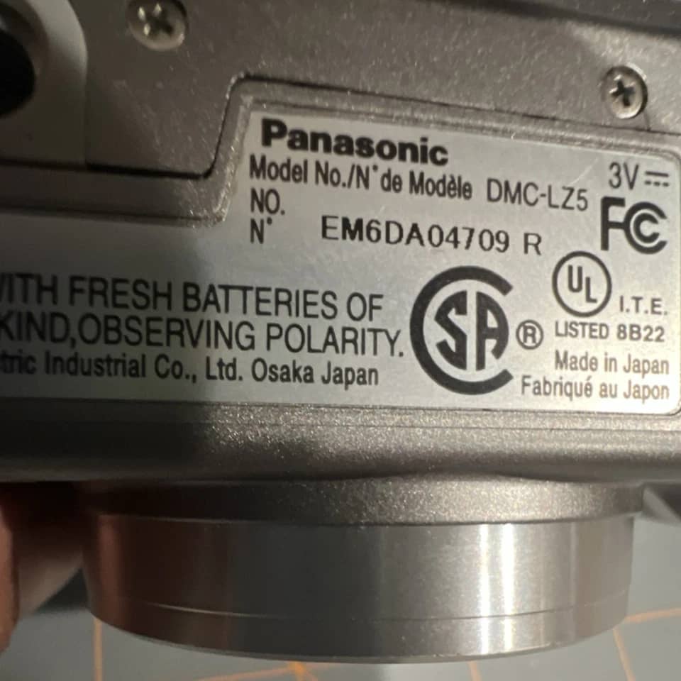 Panasonic DiMAGE Z5 Digital Cameras