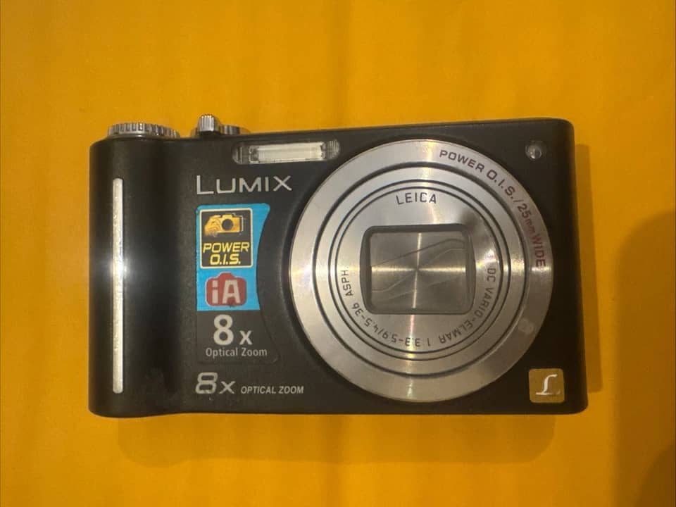 Panasonic DiMAGE Z1 Digital Cameras