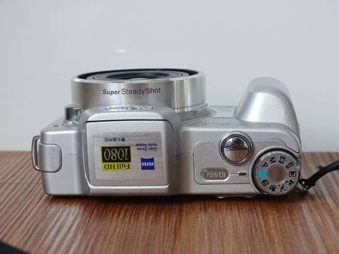 Sony Cyber-shot DSC-H3 Digital Cameras Black Used - Good Body Only