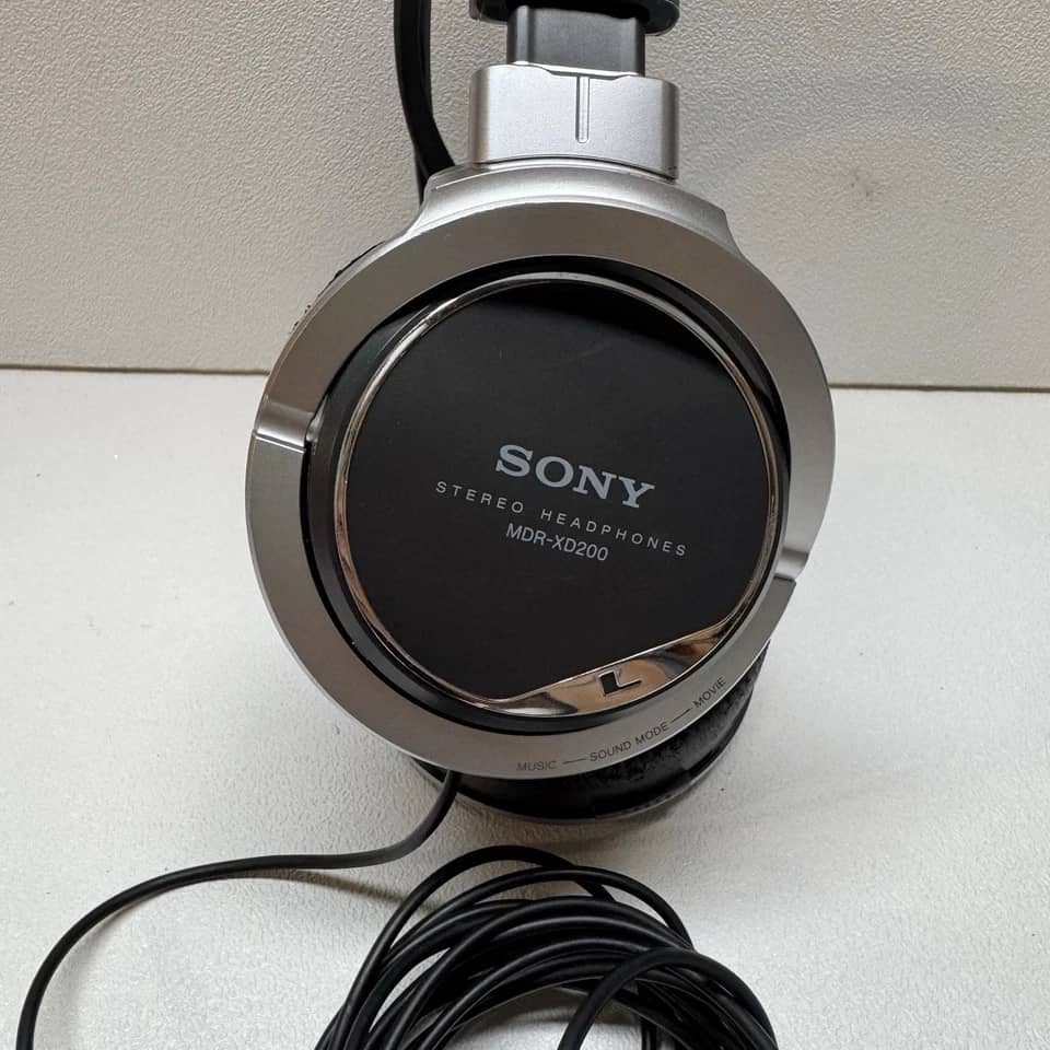 Sony MDR-XD200 Headphones & Earbuds Black New
