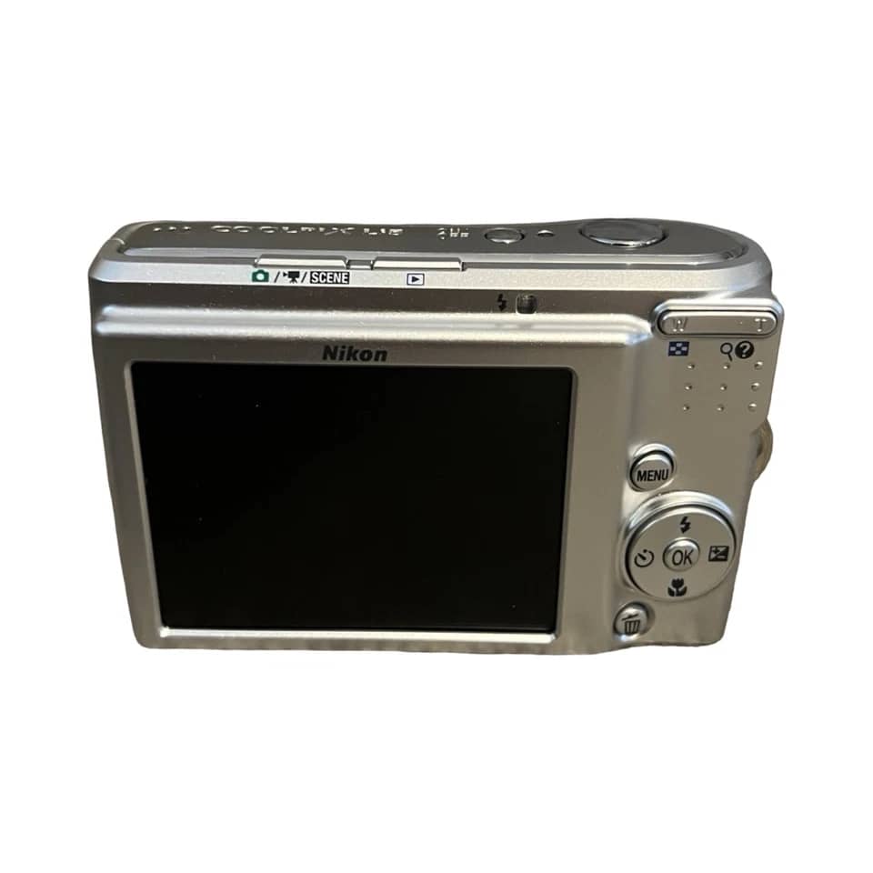 Nikon COOLPIX L15 Digital Cameras Silver New Body Only