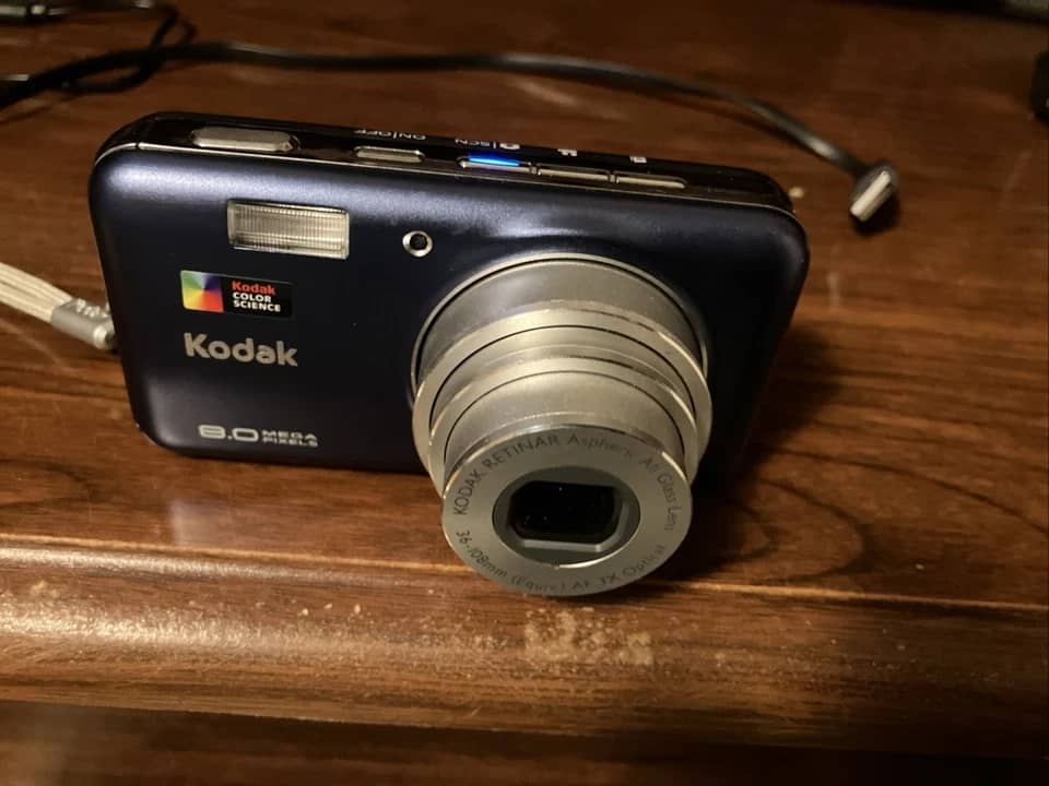 Kodak EasyShare V803 Digital Cameras Blue Used - Very Good Body Only