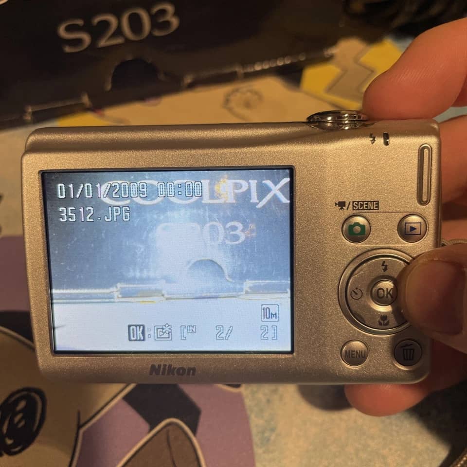 Nikon COOLPIX S203 Digital Cameras Red New Body Only