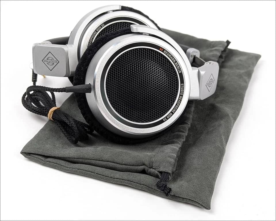 Neumann Neumann NDH 30 Headphones & Earbuds 