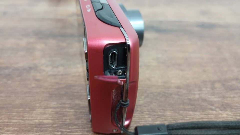 Kodak EasyShare M575 Digital Cameras pink Used - Good Body Only