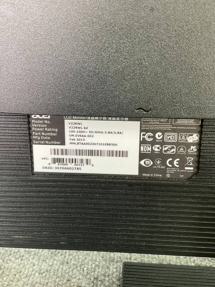 Acer V226WL Monitors