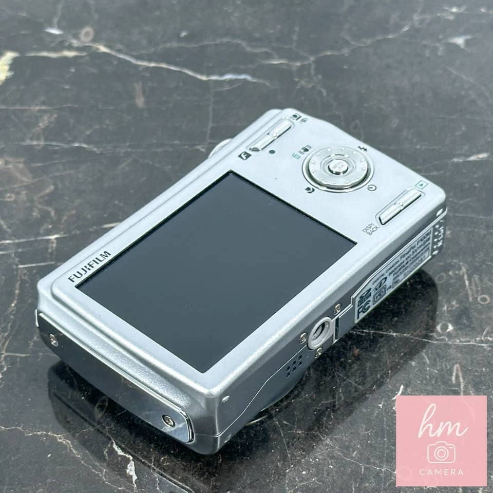 Fujifilm DiMAGE F100 Digital Cameras