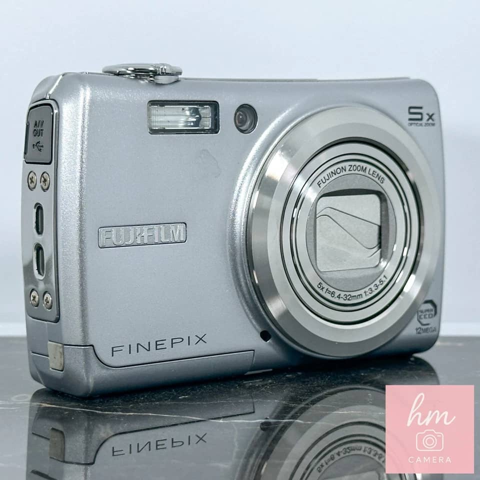 Fujifilm DiMAGE F100 Digital Cameras