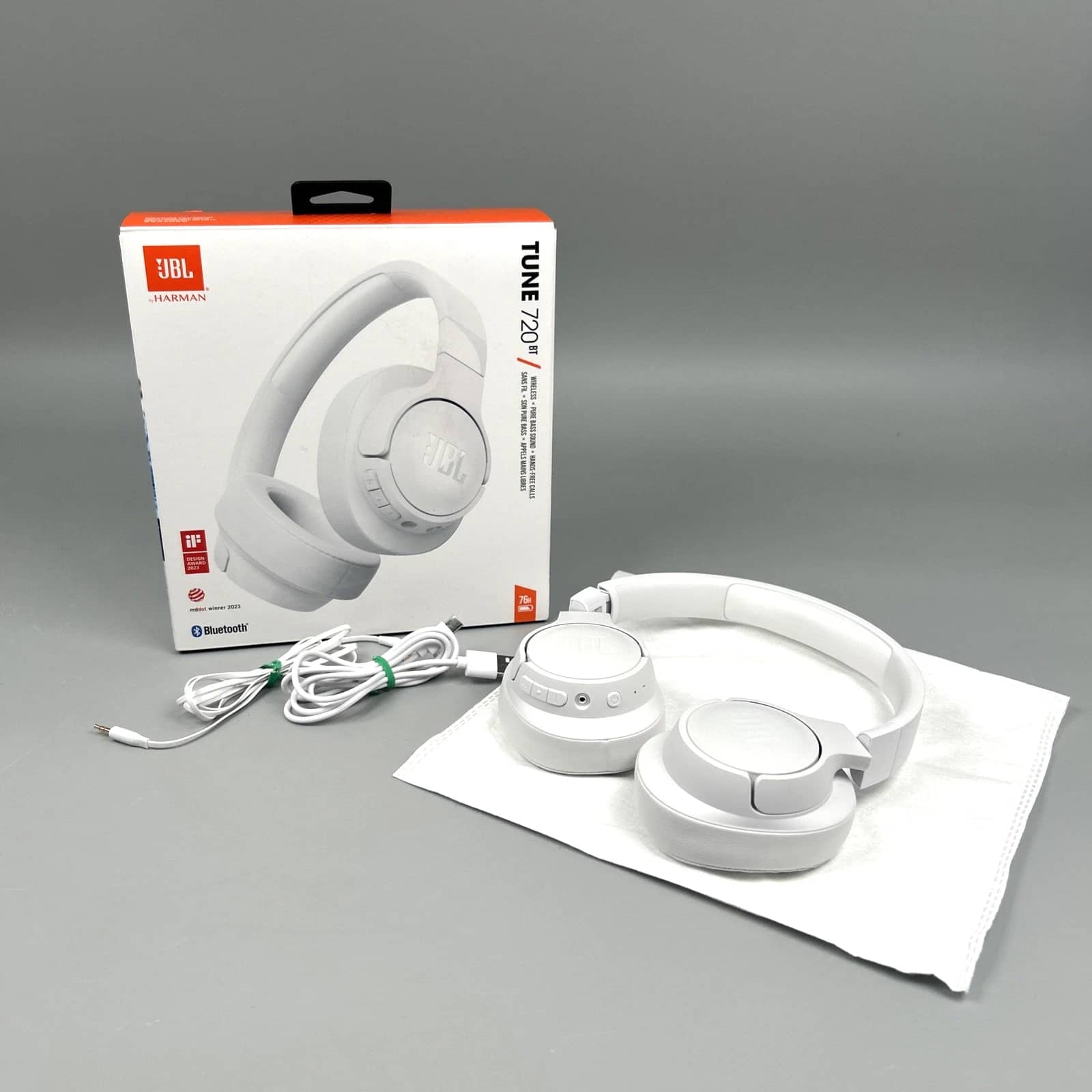 JBL Tune 720BT Headphones & Earbuds Black New