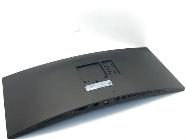 LG 34BR55QC-B Monitors New