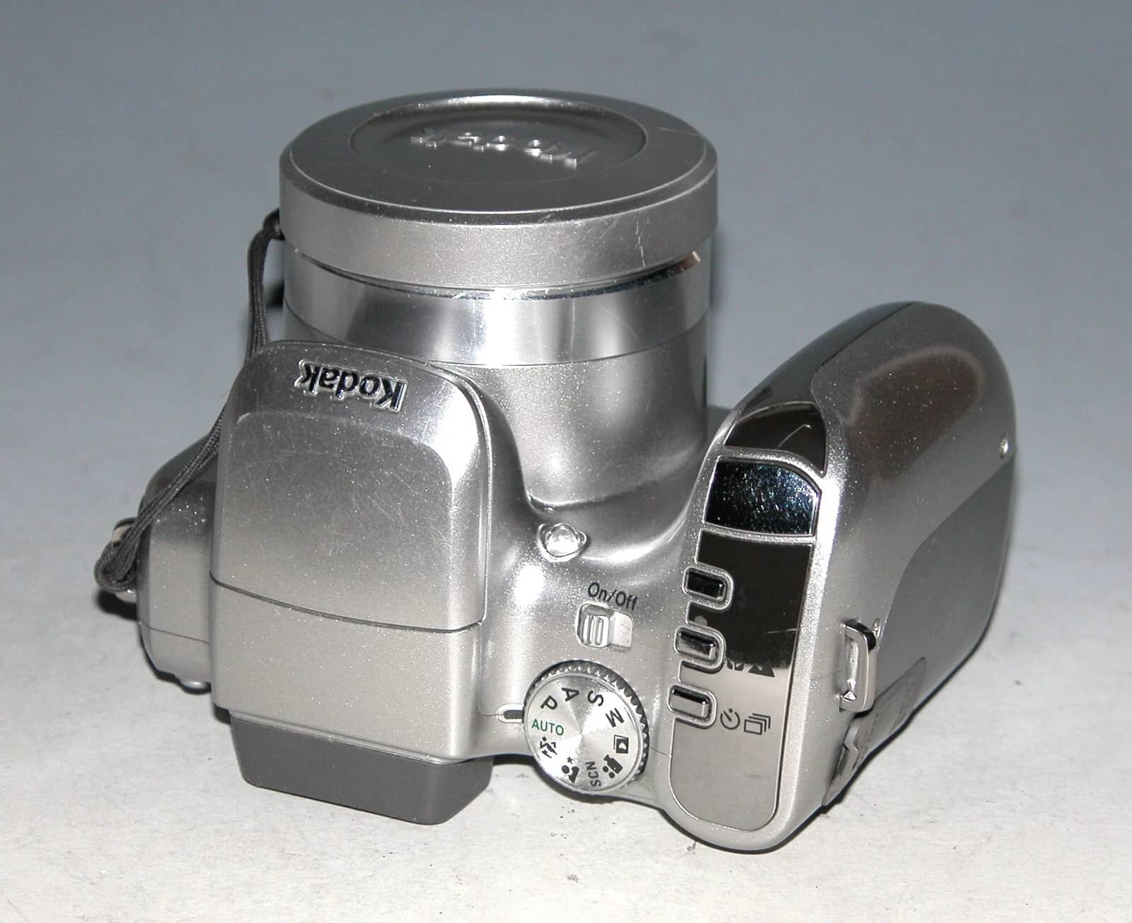 Kodak EasyShare Z612 Digital Cameras Gray Used - Very Good Body Only