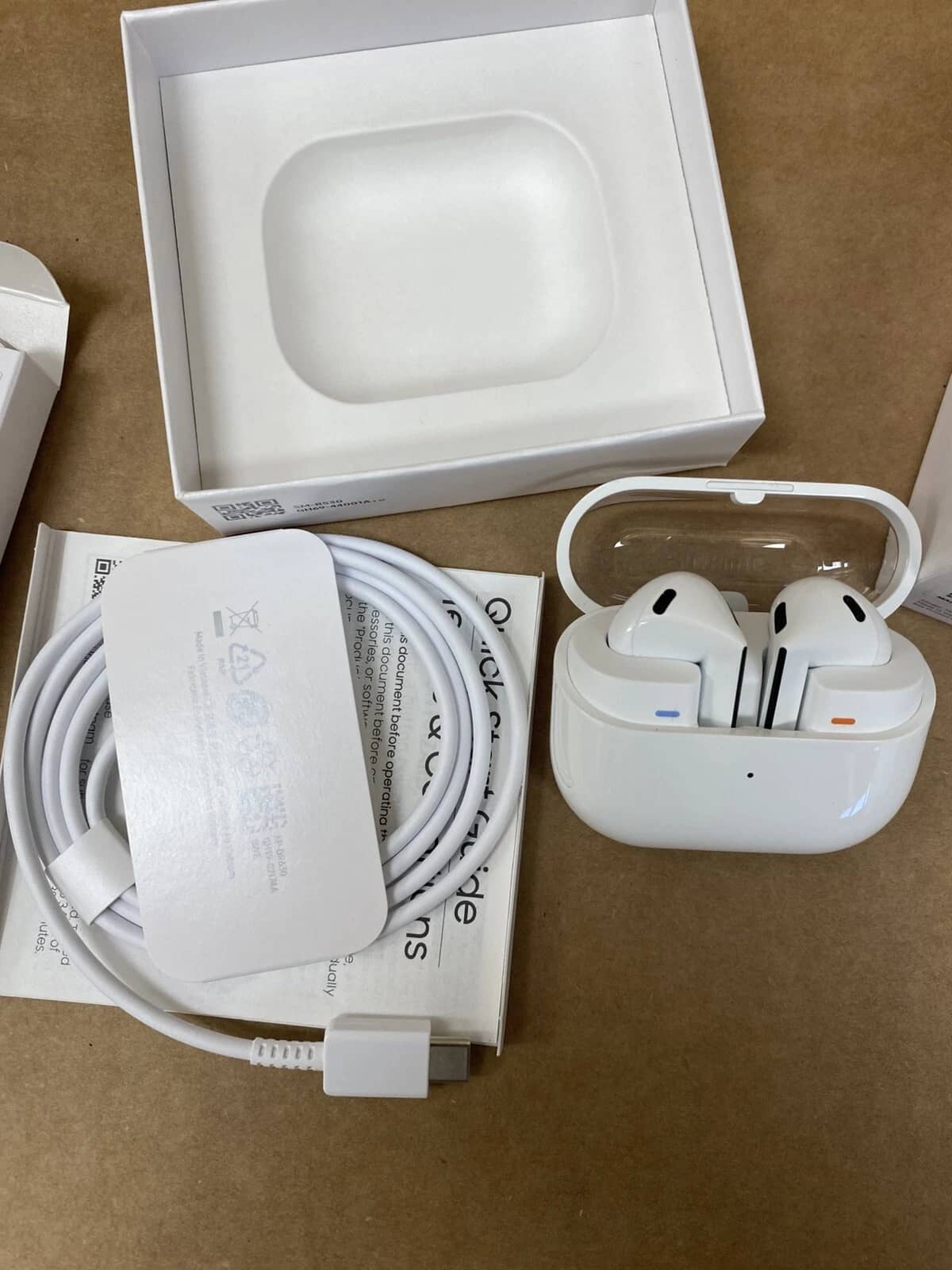 Samsung SM-R530 Headphones & Earbuds White New