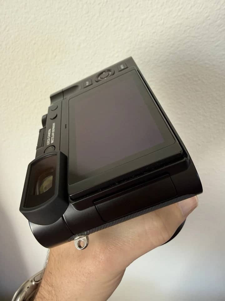 Leica Q3 43 Digital Cameras Black New Body Only