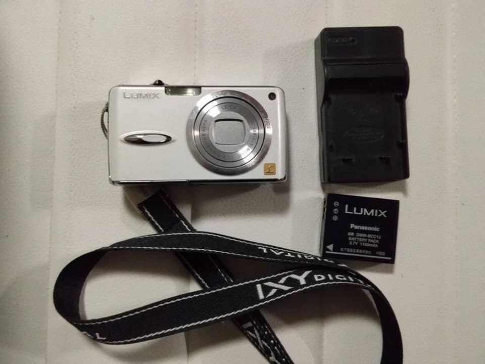 Panasonic DMC FX01 Digital Cameras Black New Body Only