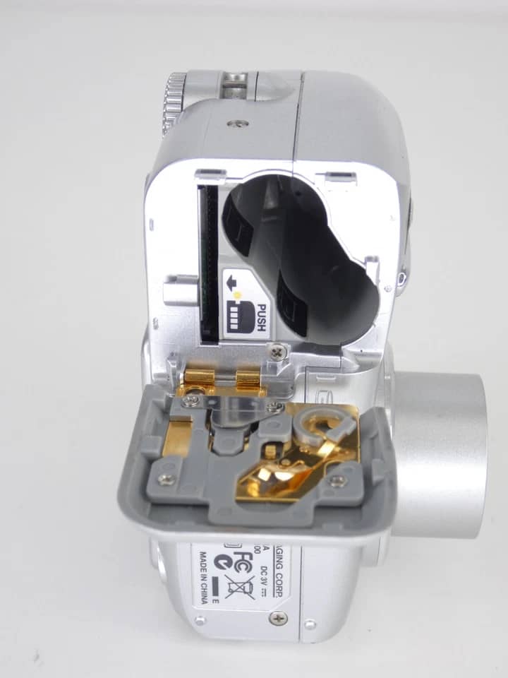 OM SYSTEM DiMAGE F100 Digital Cameras