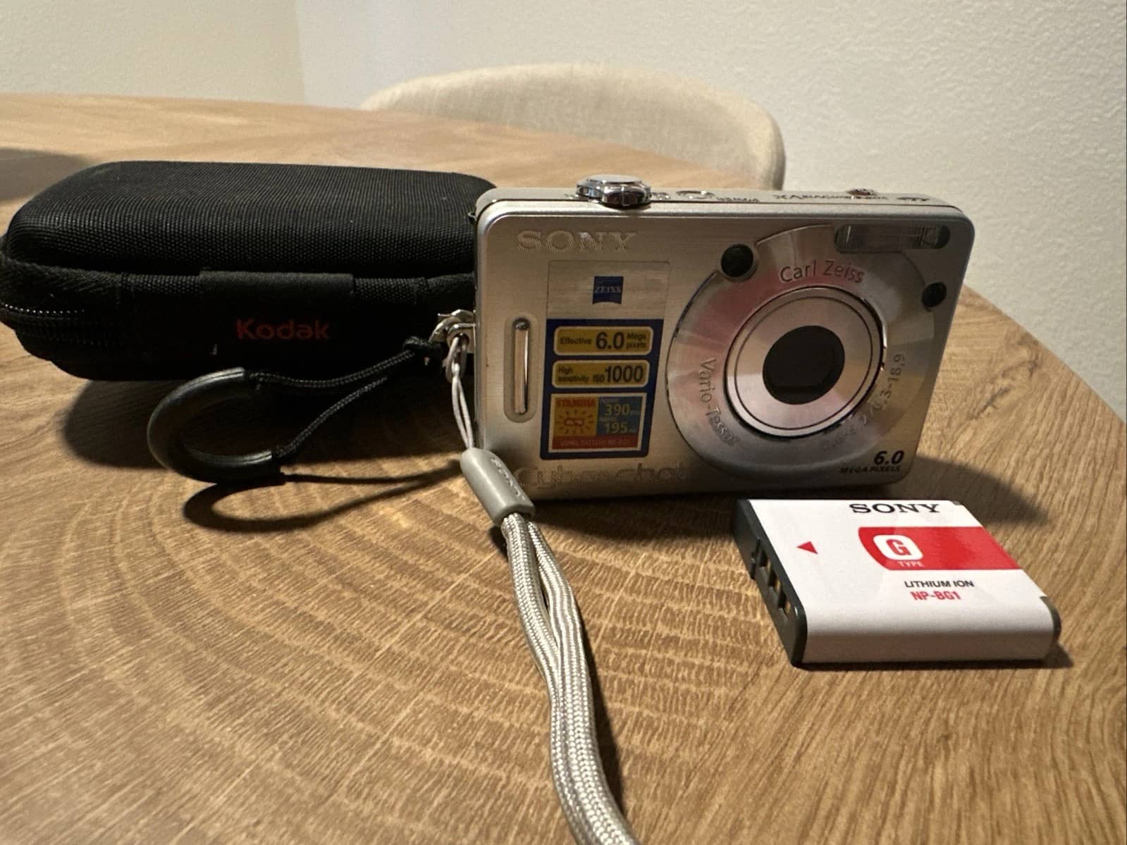 Sony Cyber-shot DSC-W50 Digital Cameras Silver New Body Only