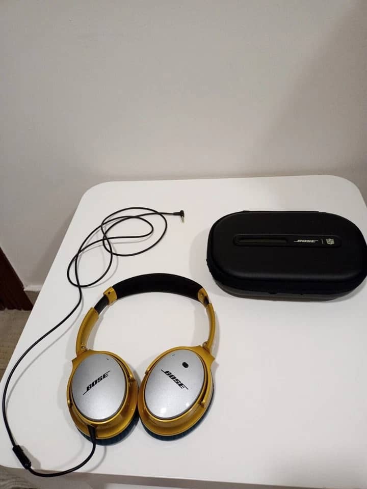 Bose QuietComfort 25 Headphones & Earbuds 