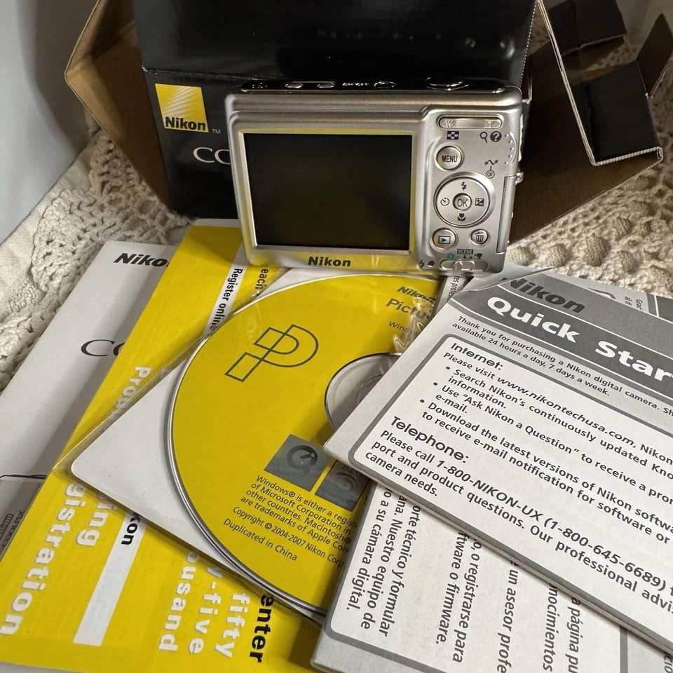 Nikon COOLPIX L12 Digital Cameras Silver Used - Good Body Only