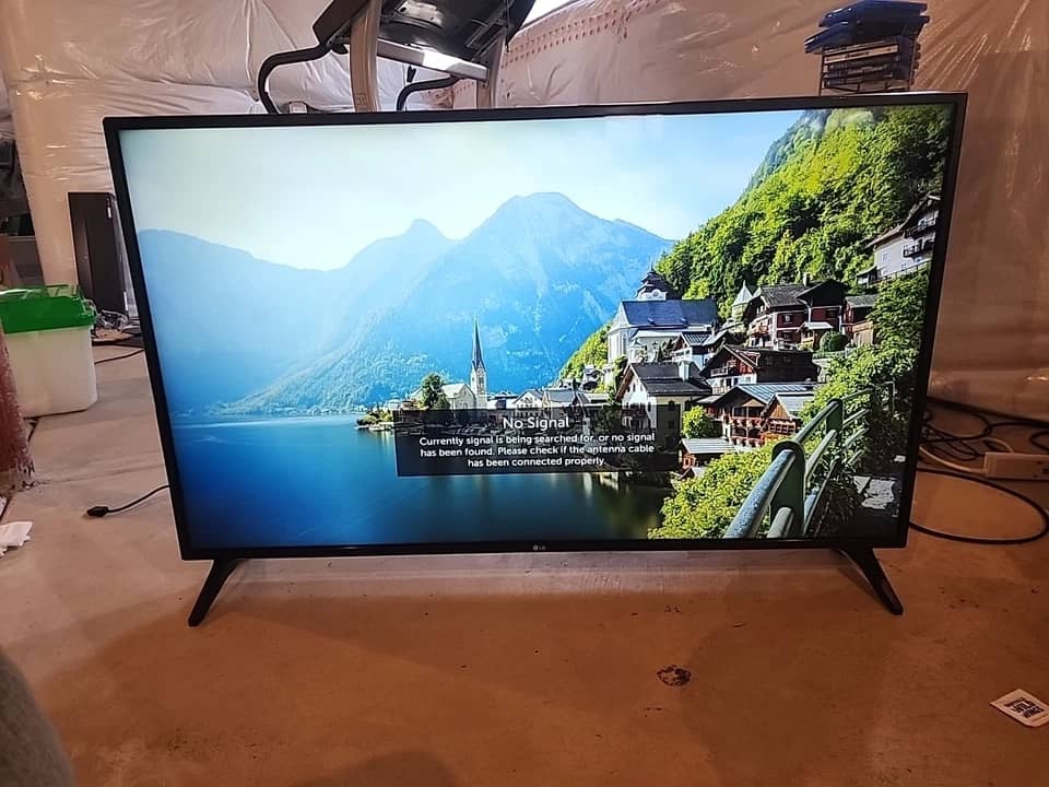 LG J6300 TVs