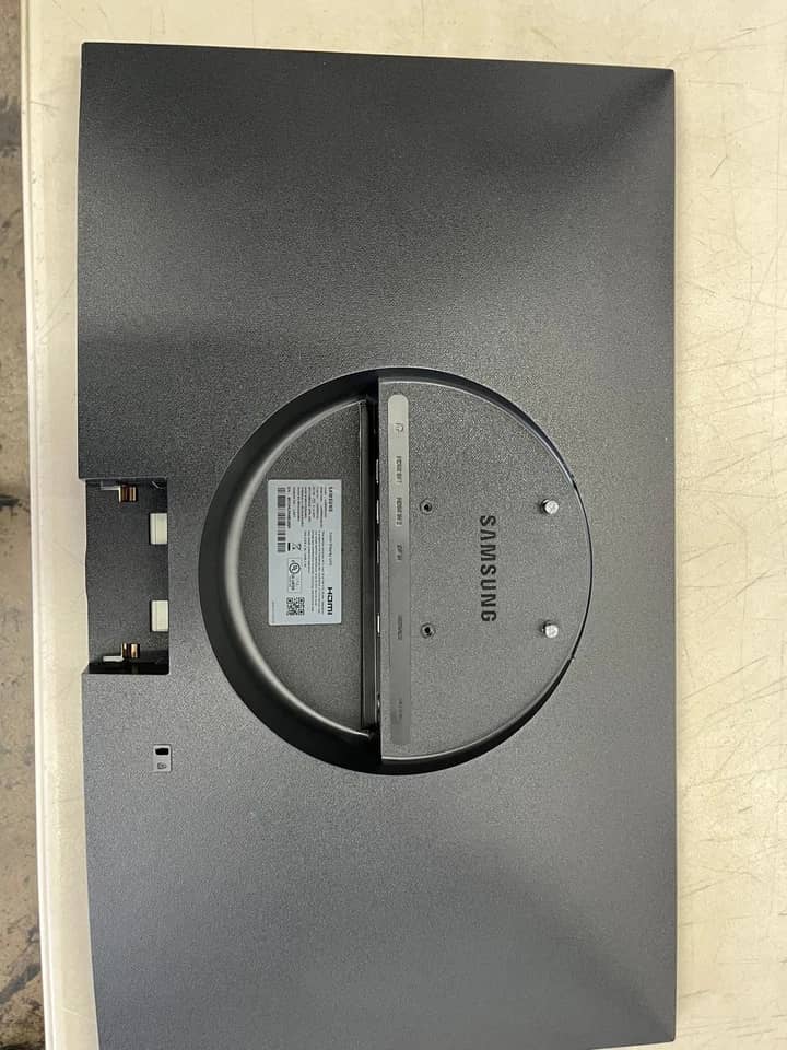 Samsung U28R550UQN Monitors