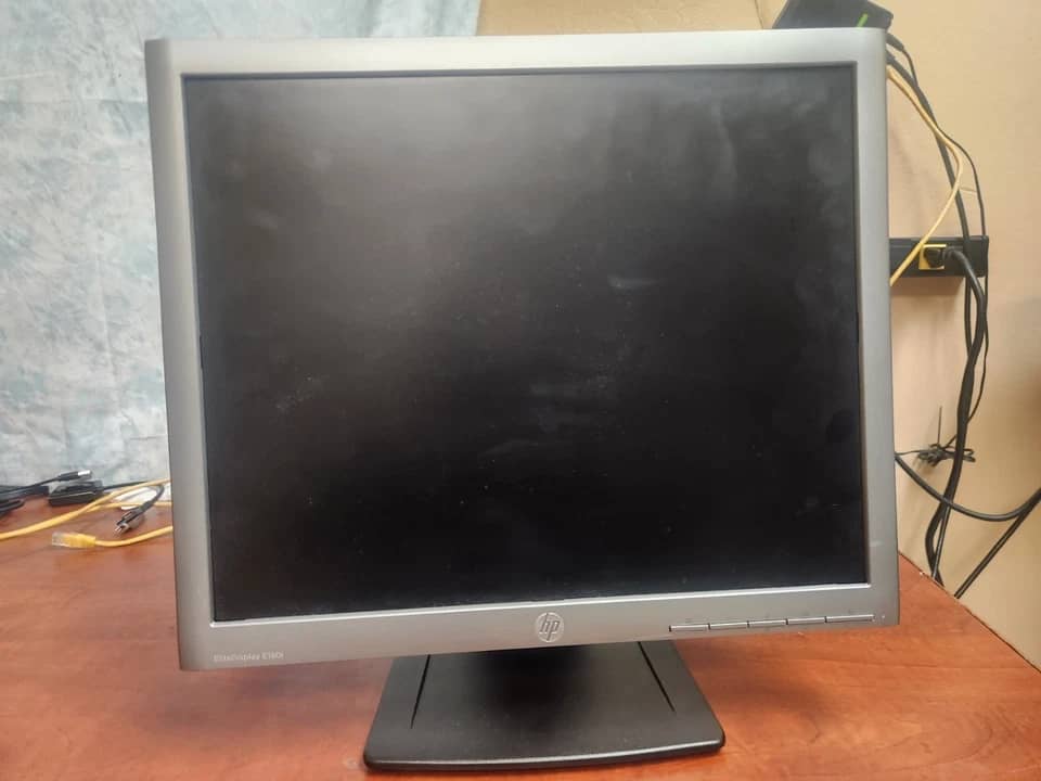 HP E190i Monitors