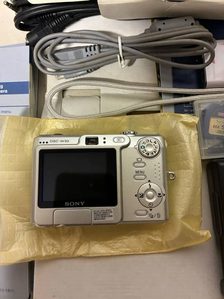 Sony Cyber-shot DSC-W30 Digital Cameras Silver New Body Only