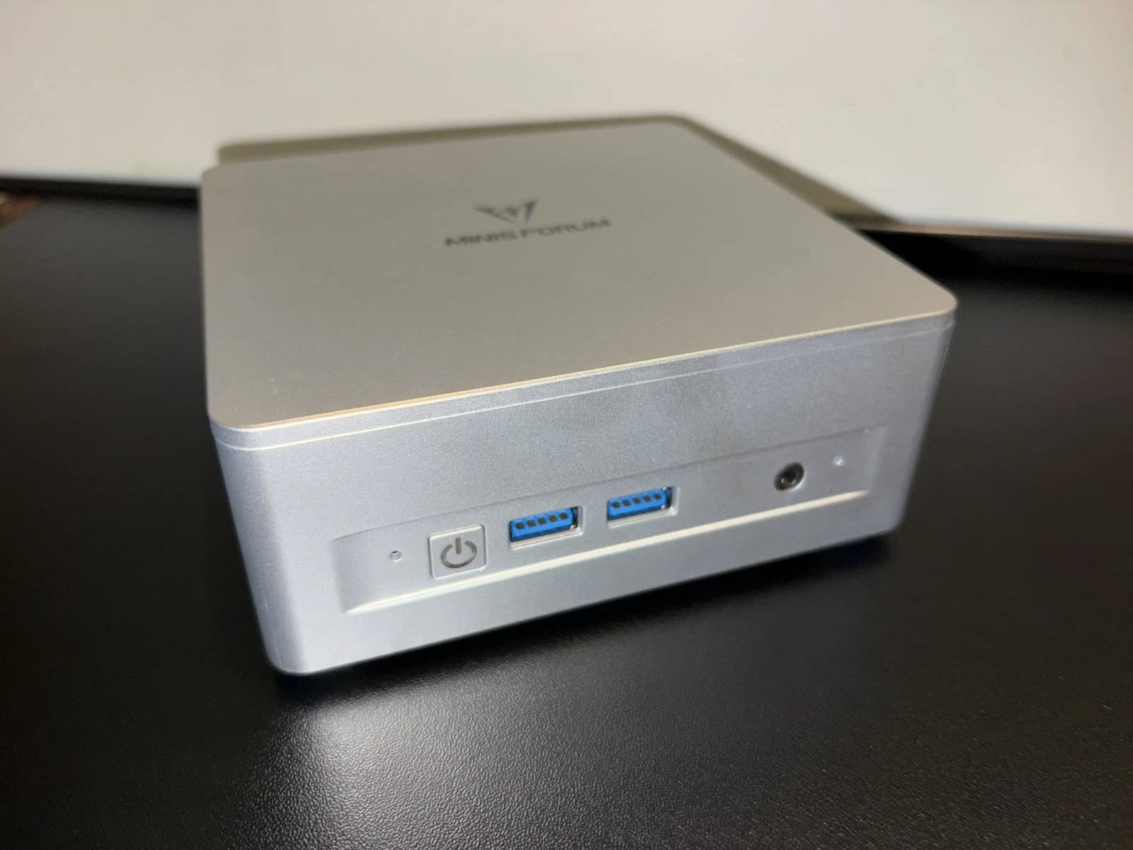 MINISFORUM UM870 Slim Computers New