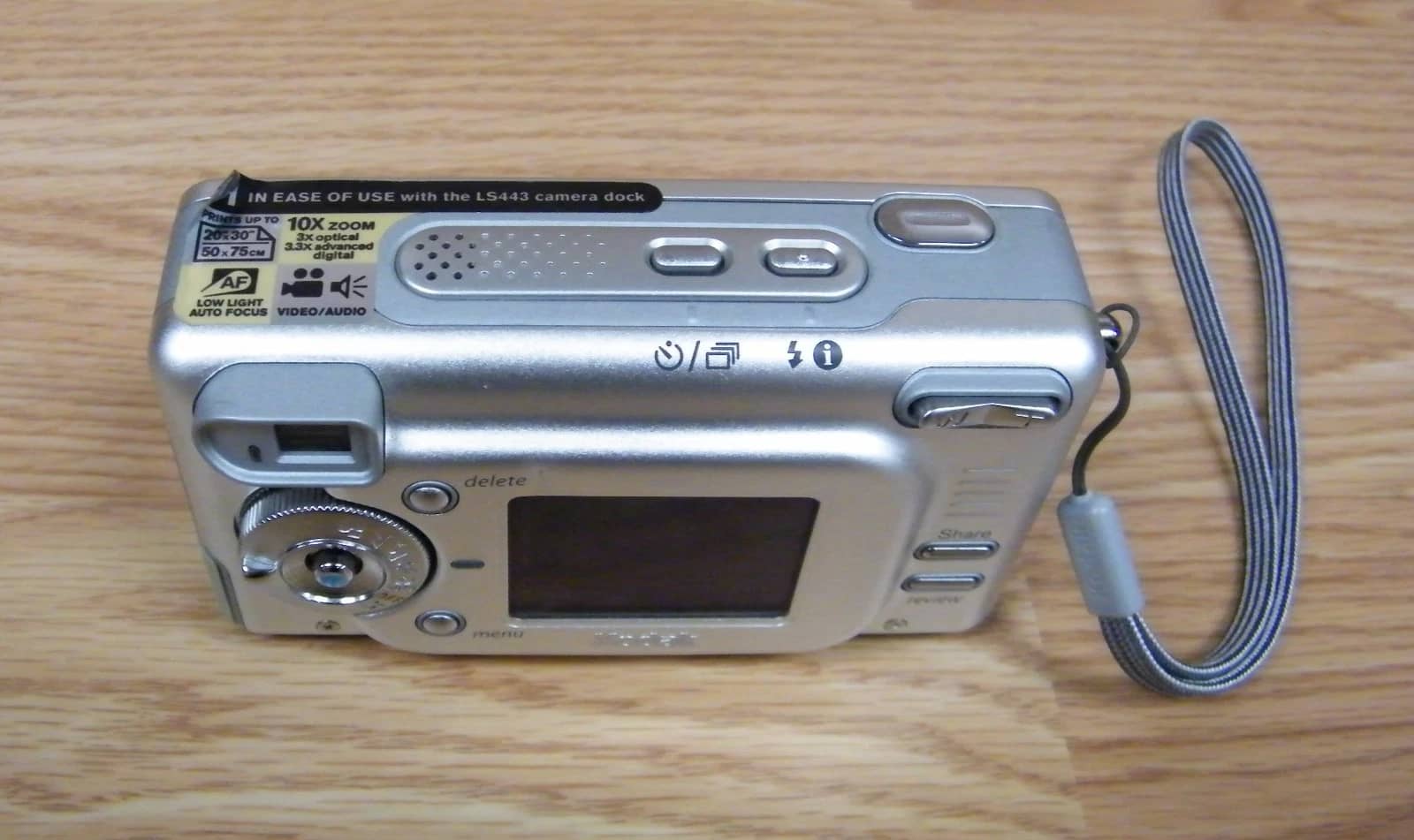 Kodak LS443 Digital Cameras Silver For parts or not working Body Only