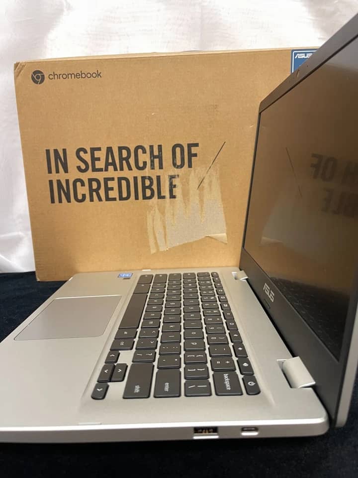 ASUS Chromebook C424M Computers