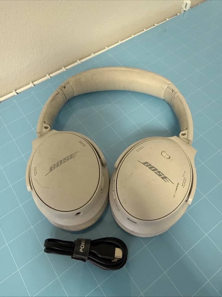 Bose QuietComfort 45 Headphones & Earbuds 