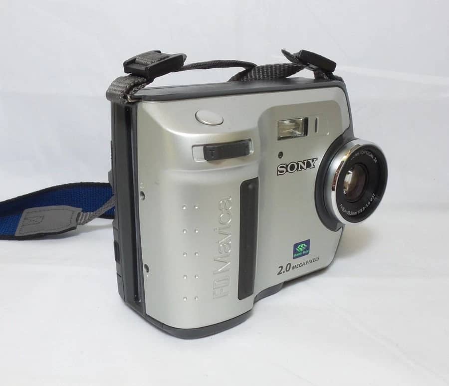 Sony MVC-FD200 Digital Cameras Silver Used - Good Body Only
