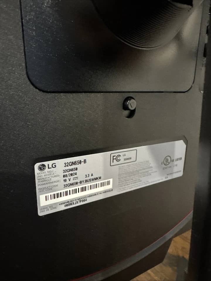 LG 32GN650 Monitors