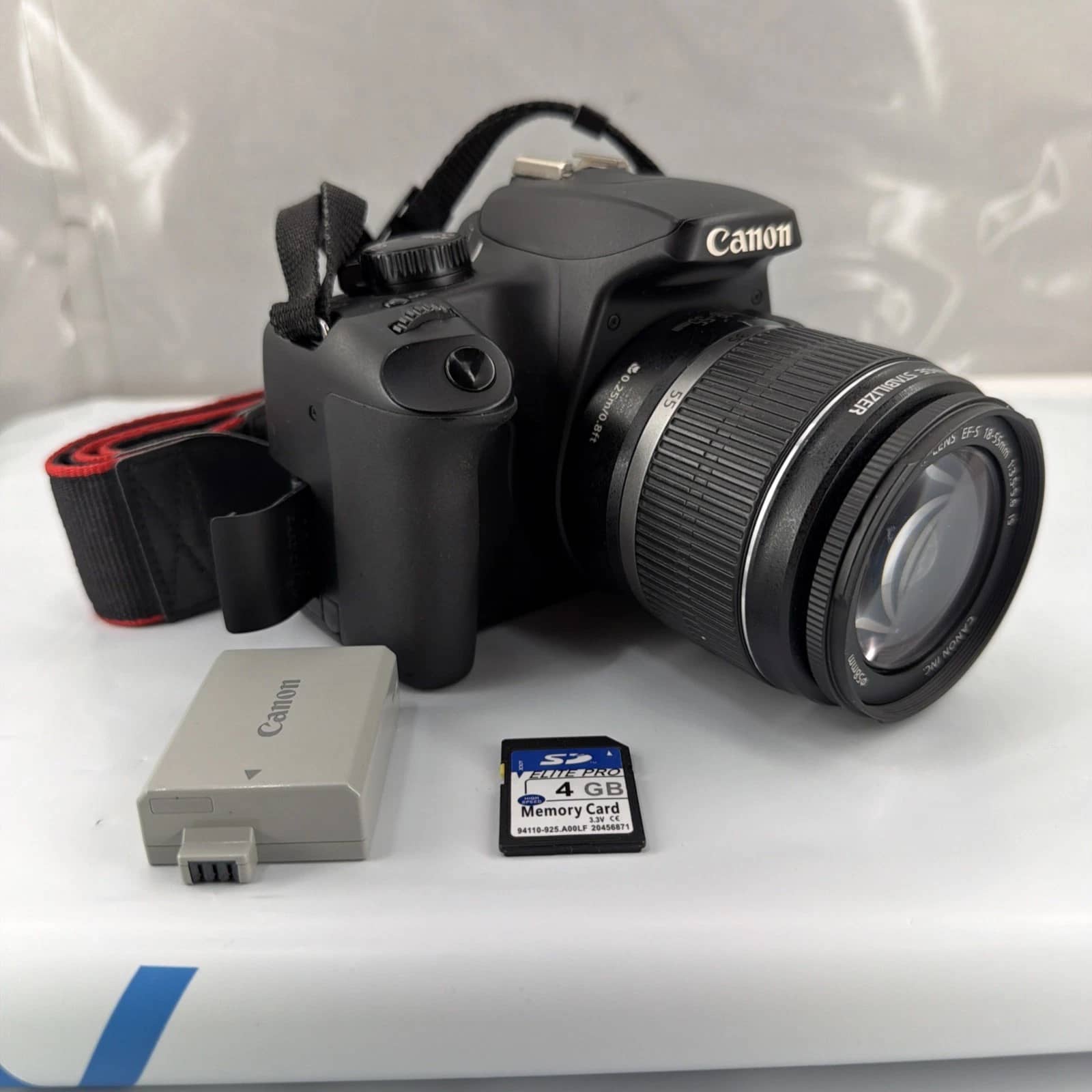 Canon DS126191 Digital Cameras Black Used - Good w/ 18-55mm Kit