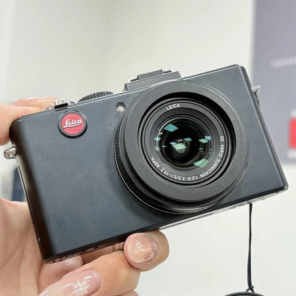 Leica V-Lux 5 Digital Cameras